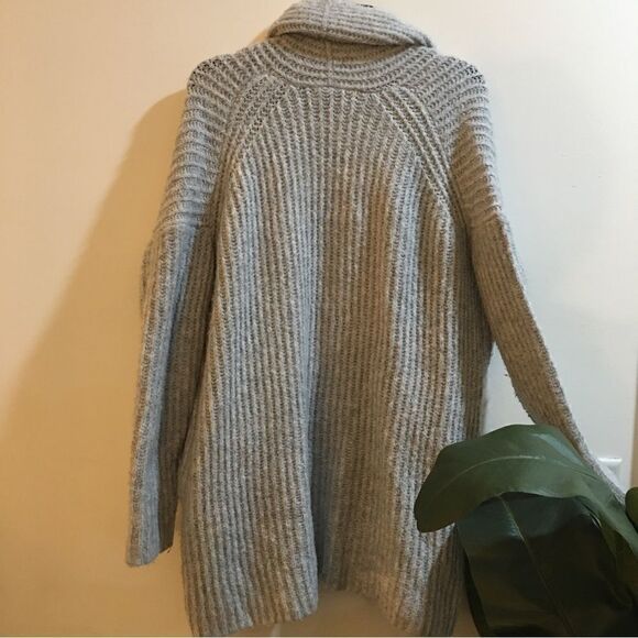 J.CREW FLUFFY, SOFT, OVERSIZED POCKET CARDIGAN - Picture 5 of 8